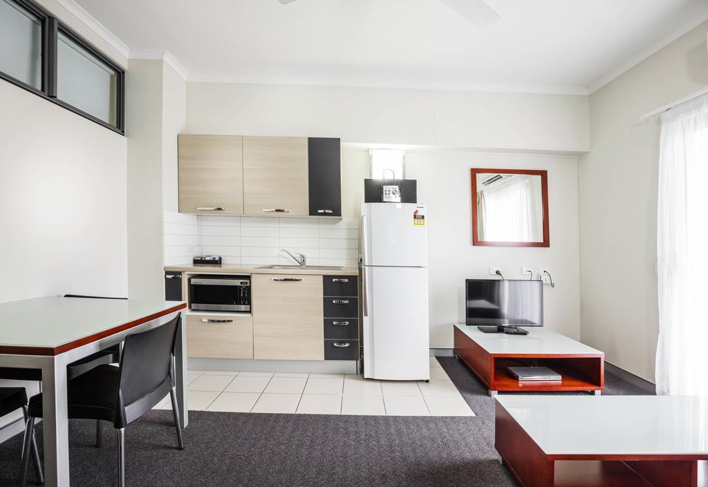 Two-Bedroom Suite with One King Bed and Two Single Beds,1717027683:JPEG